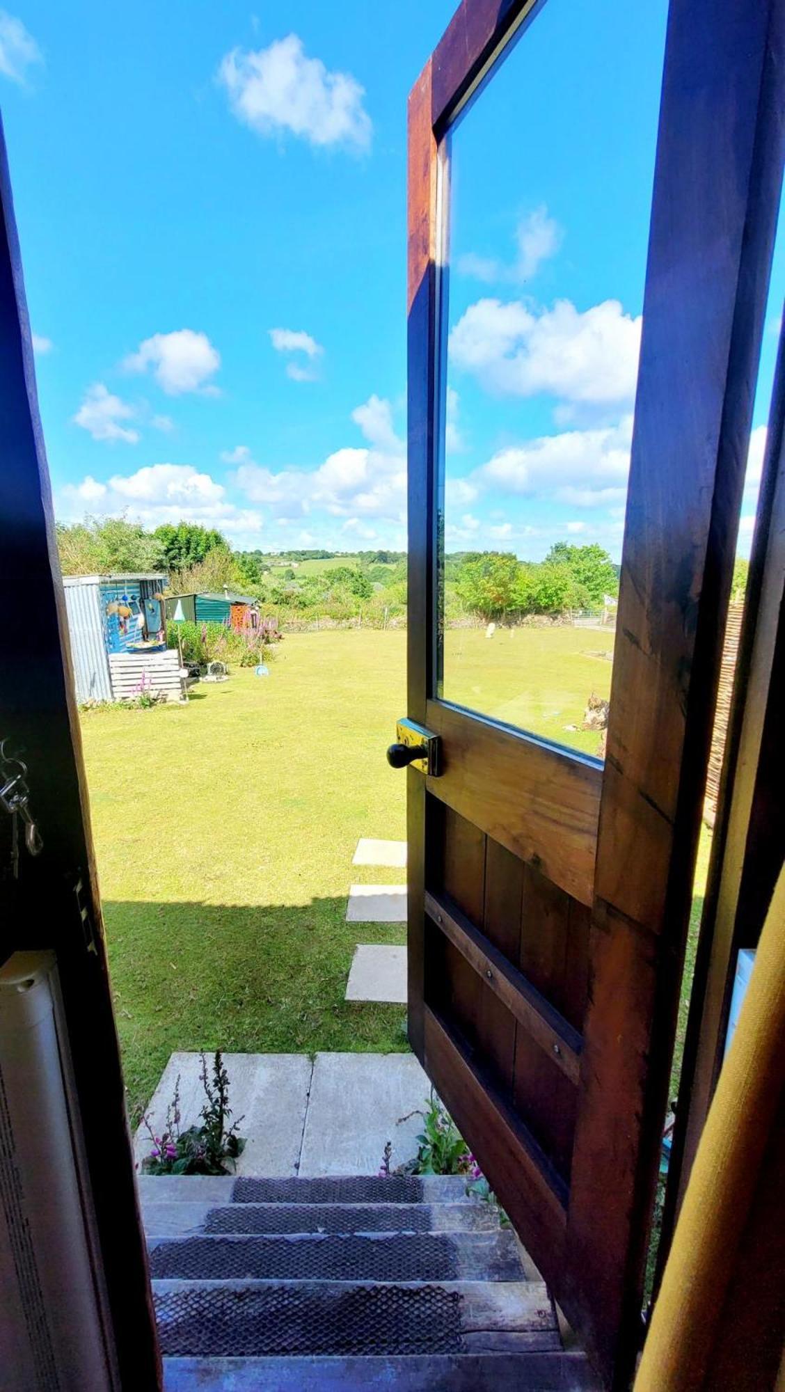 Treguth Glamping Unique Experience - Themed Huts Saint Day Exterior foto