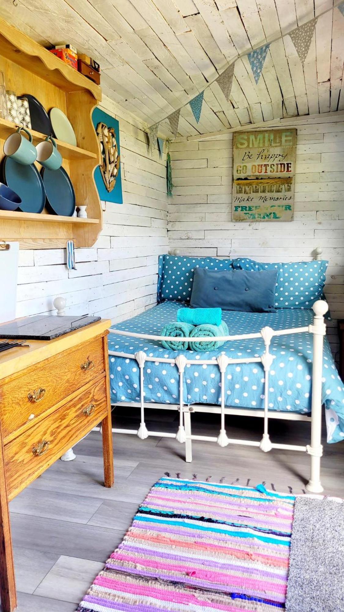 Treguth Glamping Unique Experience - Themed Huts Saint Day Exterior foto